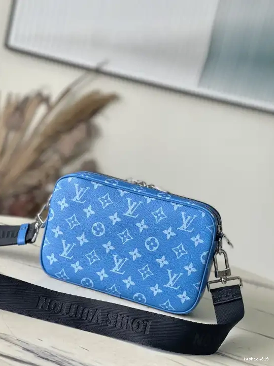 VUITTON LOUIS Alpha-24*16*8 cm Nano 0413